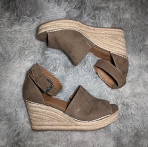 Altar'd State Wedges